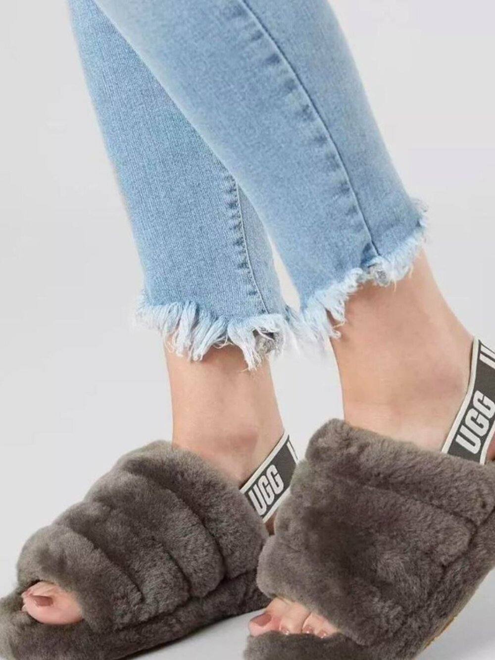 UGG Fluff Yeah Slide Slipper Gray Sheepskin Elastic Logo Strap Charcoal Open Toe